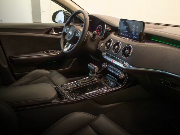 2021 Kia Stinger I, чёрный, 1865000 рублей - вид 11
