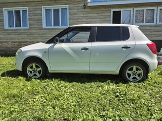 2008 Skoda Fabia II, белый, 300000 рублей, вид 3