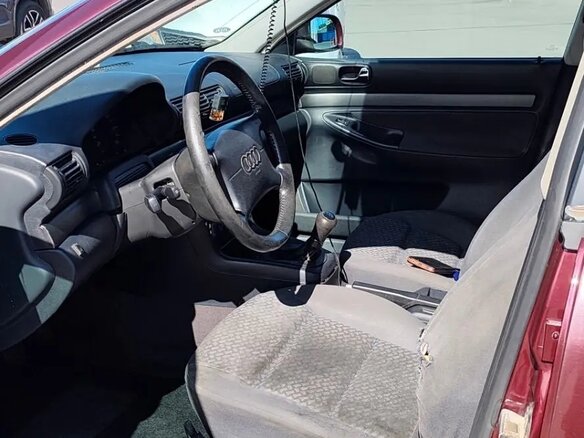 1997 Audi A4 I (B5), пурпурный, 300000 рублей - вид 4