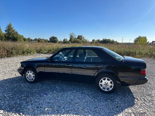 1992 Mercedes-Benz W124 230, чёрный, 800000 рублей, вид 3