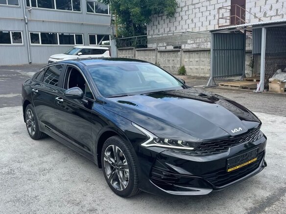 2022 Kia K5 III, чёрный, 2950000 рублей