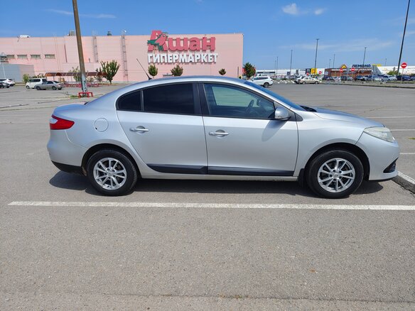 2013 Renault Fluence I Рестайлинг, серый, 630000 рублей - вид 3