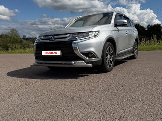 2015 Mitsubishi Outlander III Рестайлинг 2, серебристый, 1700000 рублей, вид 2