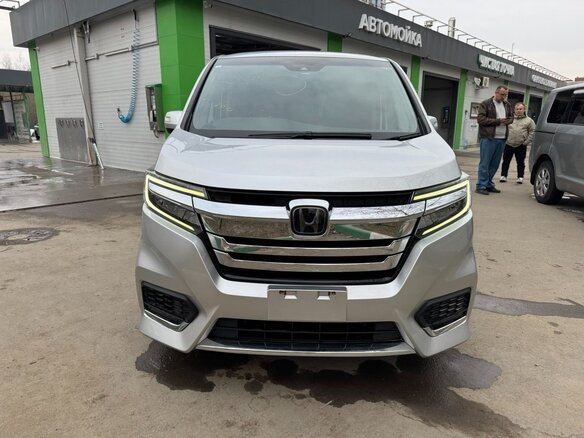 2021 Honda Stepwgn Spada V Рестайлинг, серебристый, 2270070 рублей - вид 2