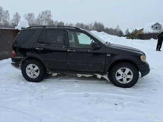 1998 Mercedes-Benz M-Класс 320 I (W163), чёрный, 230000 рублей, вид 5
