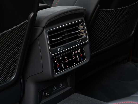 2025 Audi RS Q8 Performance I Рестайлинг, чёрный, 22990000 рублей - вид 29