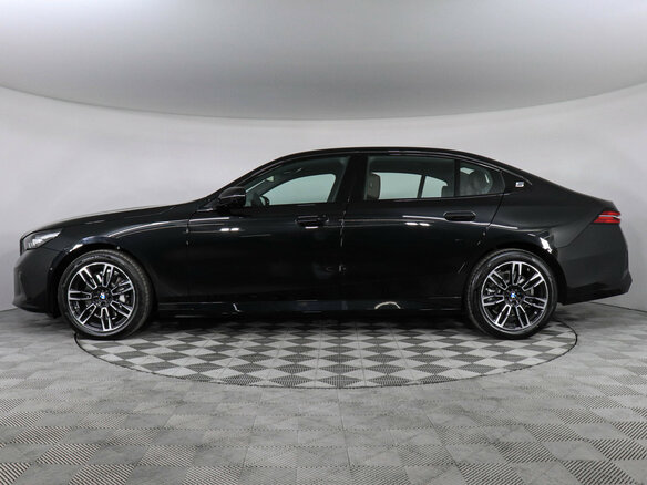 2025 BMW 5 серии Long 530Li xDrive VIII (G60/G61/G68), чёрный, 8550000 рублей - вид 5