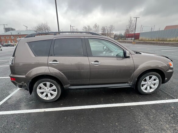 2011 Mitsubishi Outlander II Рестайлинг, коричневый, 1255000 рублей - вид 3