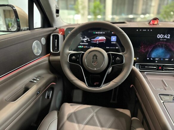 2026 Aito M9 75.4 kWh II, красный - вид 16