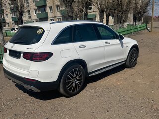2021 Mercedes-Benz GLC 300 e I (X253) Рестайлинг, белый, 4900000 рублей, вид 4