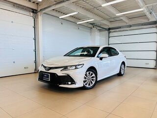 2022 Toyota Camry VIII (XV70) Рестайлинг, белый, 3199900 рублей, вид 1