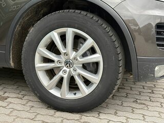 2015 Volkswagen Touareg II Рестайлинг, коричневый, 2491000 рублей, вид 5