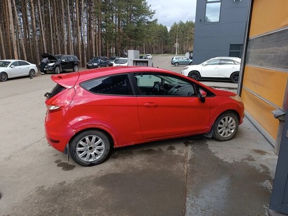 2008 Ford Fiesta Mk6, красный, 450000 рублей - вид 1