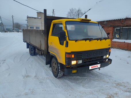 1993 Toyota Dyna, жёлтый, 650000 рублей, вид 1