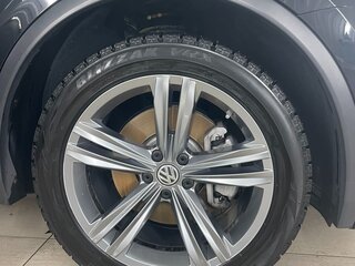2020 Volkswagen Tiguan II, чёрный, 3300000 рублей, вид 5