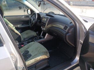 2011 Subaru Forester III Рестайлинг, серебристый, 1000000 рублей, вид 4