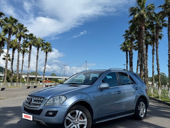 2009 Mercedes-Benz M-Класс 320 II (W164) Рестайлинг, голубой, 1700000 рублей - вид 4