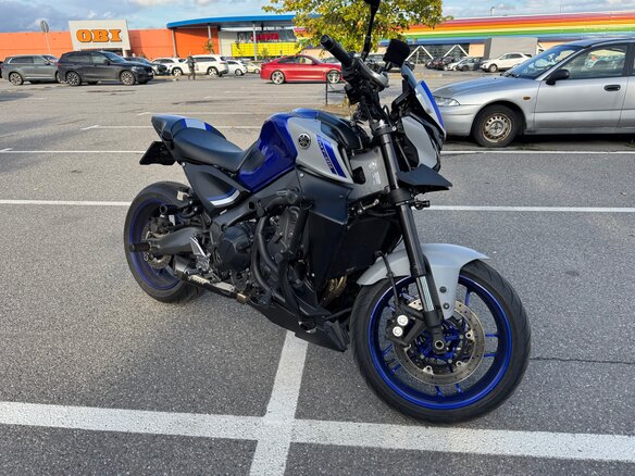 2021 Yamaha MT-09 (FZ-09), синий, 1000000 рублей - вид 4