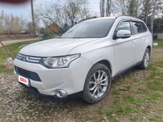 2013 Mitsubishi Outlander III, белый, 1255000 рублей, вид 4
