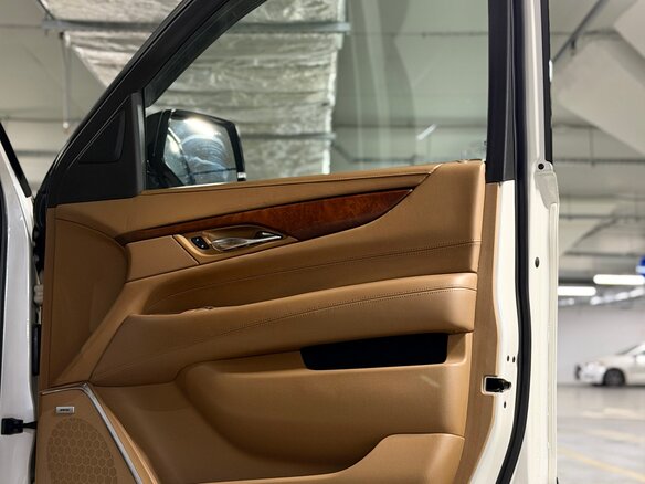 2015 Cadillac Escalade IV, белый, 4410000 рублей - вид 16