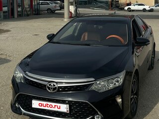 2016 Toyota Camry VII (XV50) Рестайлинг, чёрный, 2200000 рублей, вид 1