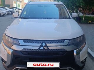 2021 Mitsubishi Outlander III Рестайлинг 3, белый, 3500000 рублей, вид 2