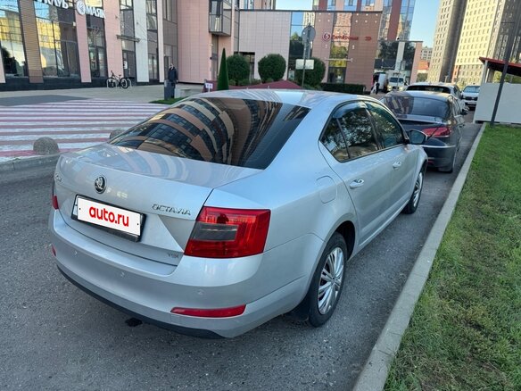 2013 Skoda Octavia III (A7), серебристый, 850000 рублей - вид 2