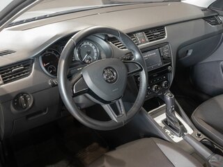 2018 Skoda Octavia III (A7) Рестайлинг, белый, 1872900 рублей, вид 5