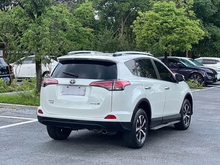 2019 Toyota RAV4 IV (XA40) Рестайлинг, белый, 1900000 рублей, вид 5