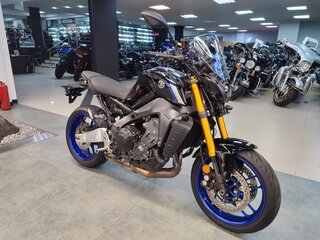 2021 Yamaha MT-09 (FZ-09), чёрный, 990000 рублей, вид 4