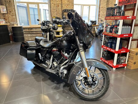 2019 Harley-Davidson CVO Street Glide, серый, 2950000 рублей, вид 4