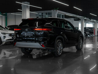 2026 Toyota Highlander IV (XU70), чёрный, 5850000 рублей, вид 4