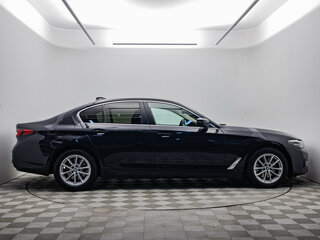 2020 BMW 5 серии 520i VII (G30/G31/G38) Рестайлинг, чёрный, 2940000 рублей, вид 4