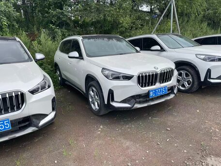 2023 BMW X1 Long 20Li sDrive III (U11/U12), белый, 2561551 рублей, вид 3