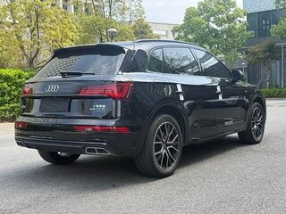 2023 Audi Q5 L 40 TFSI II (FY) Рестайлинг, чёрный, 3883868 рублей, вид 3