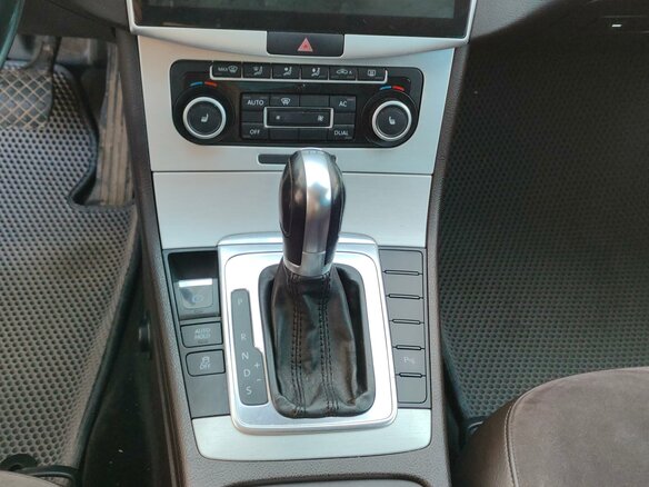 2011 Volkswagen Passat B7, чёрный, 1150000 рублей - вид 9