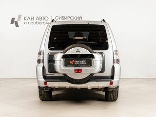 2014 Mitsubishi Pajero IV Рестайлинг 1, серебристый, 1860000 рублей, вид 4