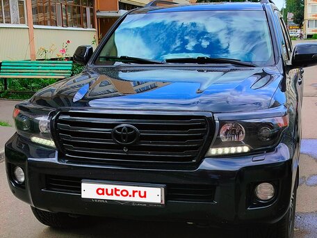 2013 Toyota Land Cruiser 200 Series Рестайлинг 1, чёрный, 2840000 рублей, вид 3