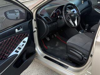 2011 Hyundai Solaris I, бежевый, 800000 рублей, вид 5