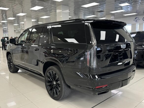 2026 Cadillac Escalade ESV V Рестайлинг, чёрный, 21000000 рублей - вид 5