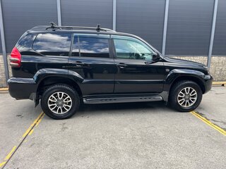 2008 Toyota Land Cruiser Prado 4-speed 120 Series Рестайлинг, чёрный, 3000000 рублей, вид 3