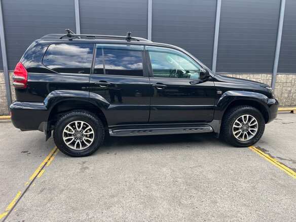 2008 Toyota Land Cruiser Prado 4-speed 120 Series Рестайлинг, чёрный, 3000000 рублей - вид 2