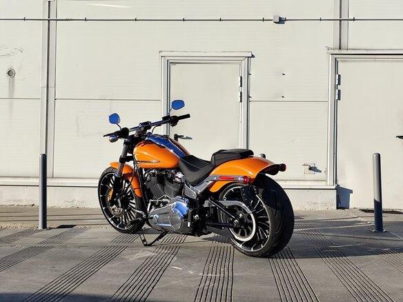 2023 Harley-Davidson Breakout, оранжевый, 1990000 рублей - вид 5