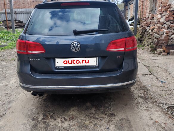 2011 Volkswagen Passat B7, серый, 975000 рублей - вид 2