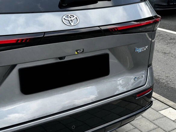 2026 Toyota bZ3X 58.3 kWh, серый, 2342000 рублей - вид 8