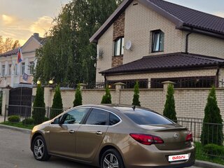 2013 Opel Astra J Рестайлинг, бежевый, 530000 рублей, вид 4