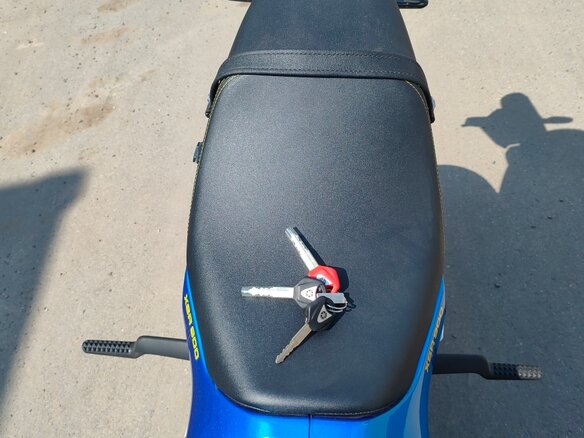2025 Yamaha XSR900, синий, 1349000 рублей - вид 12