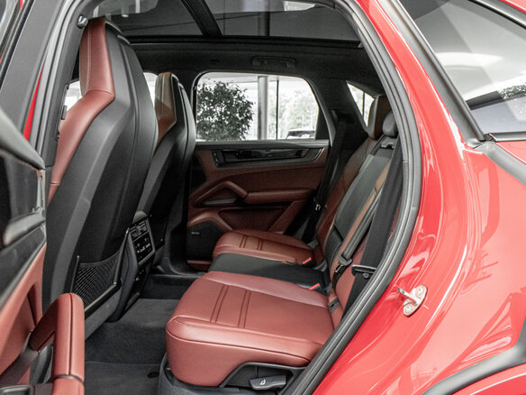 2026 Porsche Cayenne III Рестайлинг, красный, 19950000 рублей - вид 25