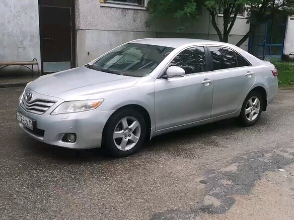 2011 Toyota Camry VI (XV40) Рестайлинг, серебристый, 1349000 рублей - вид 1