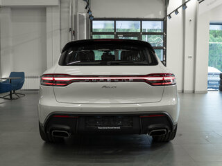 2025 Porsche Macan I Рестайлинг 2, белый, 11550000 рублей, вид 4